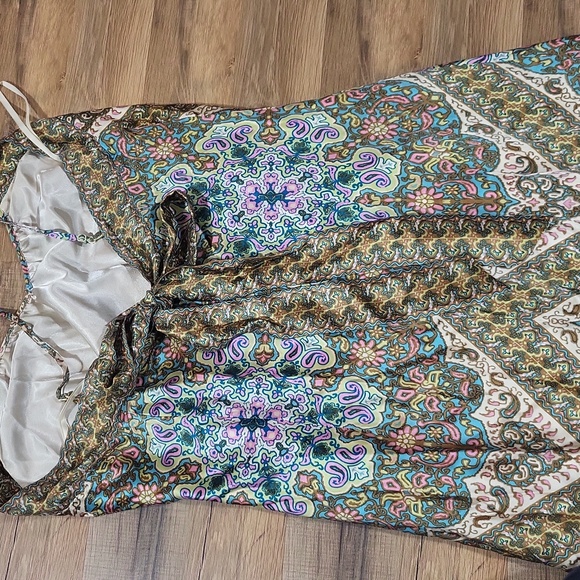 NICOLE by NICOLE MILLER 100% Silk Floral Paisley Criss-Cross Maxi Dress - Picture 7 of 16